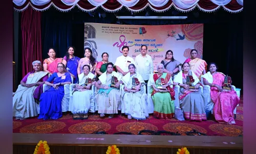 1_೨೨-ಮಾರ್ಚ್_-೨೦೨೫-ಕಲೇಸಂ-ಹಿಂದಿನ-ಅಧ್ಯಕ್ಷೆಯರಿಗೆ-ಗೌರವಾರ್ಪಣೆ