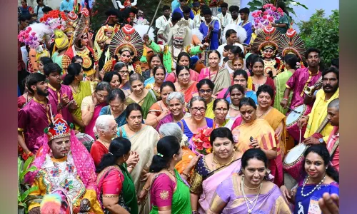 1_೨೨-ಮಾರ್ಚ್_-೨೦೨೫-೮ನೇ-ಲೇಖಕಿಯರ-ಸಮ್ಮೇಳನ-ಸಮ್ಮೇಳನಾಧ್ಯಕ್ಷರಿಗೆ-ಸ್ವಾಗತ