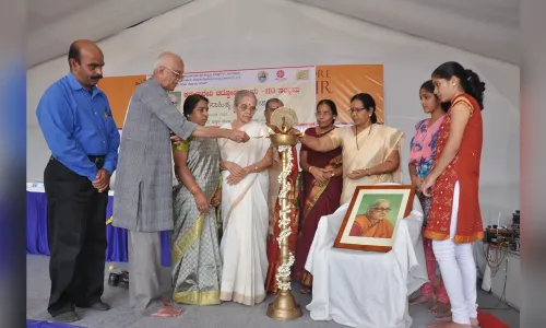 ಕಮಲಾದೇವಿ-ಚಟ್ಟೋಪಾಧ್ಯಾಯ-೧೧೦-ಮಂಗಳೂರು