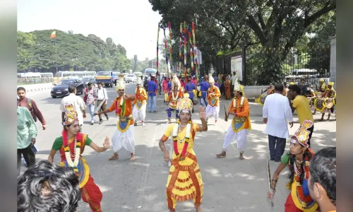 ೭-ನೇ-ಅಖಿಲ-ಕರ್ನಾಟಕ-ಲೇಖಕಿಯರ-ಸಮ್ಮೇಳನ-ಕಲಾವಿದರ-ಮೆರವಣಿಗೆ
